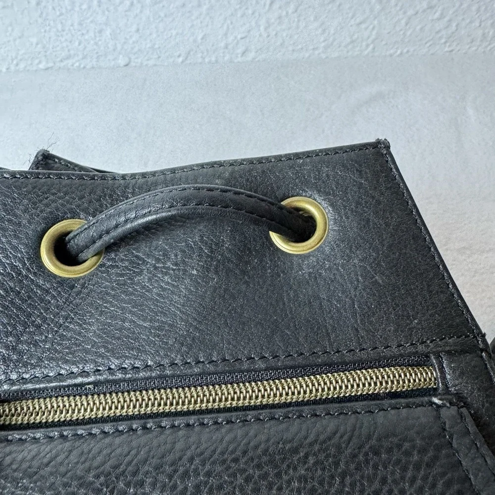 Vintage Fossil Black Leather Backpack Cinch Bag Purse Key Zipper Classic Minimal